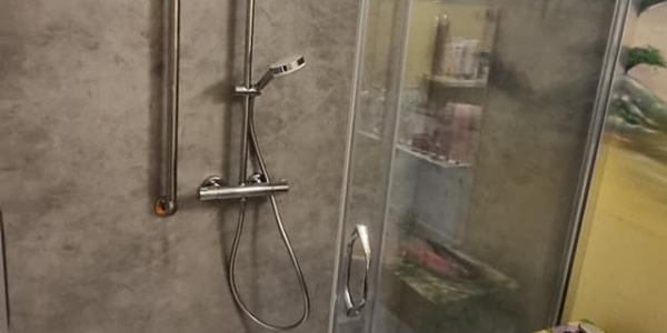 Transformation d'une baignoire en douche pour PMR à Gaurain