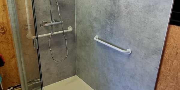 Création d'une douche pour PMR à Blaton