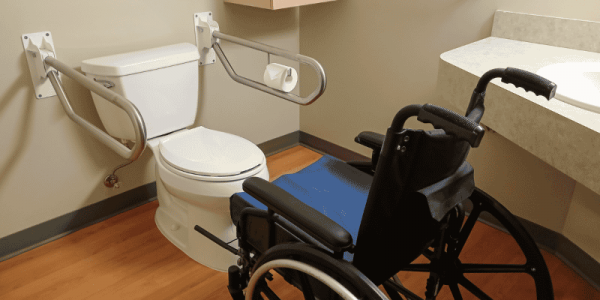 Quels sont les critères d'une salle de bain adaptée aux personnes à mobilité réduite ?
